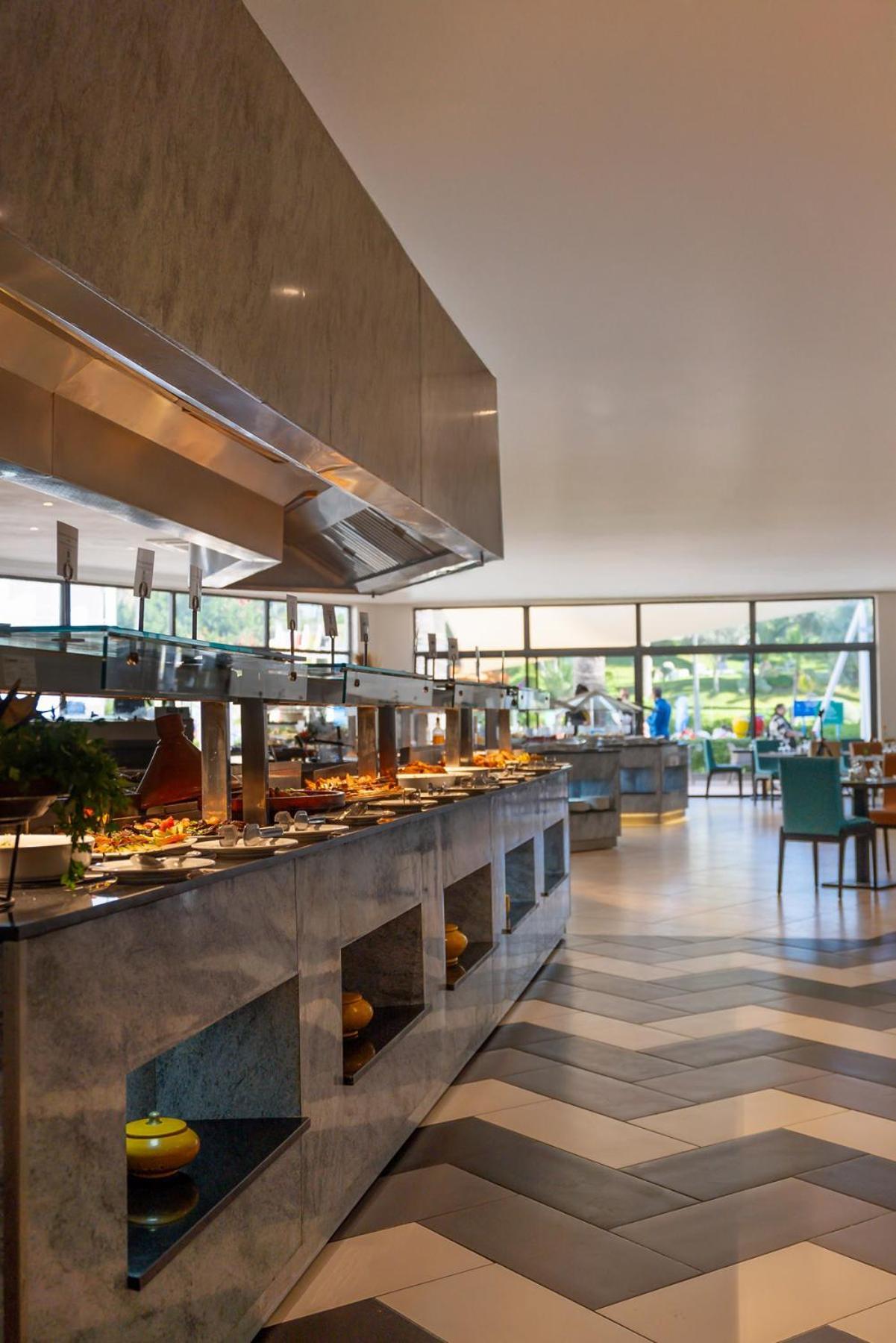 Tui Suneo Kenzi Europa Agadir Bagian luar foto The buffet at the hotel