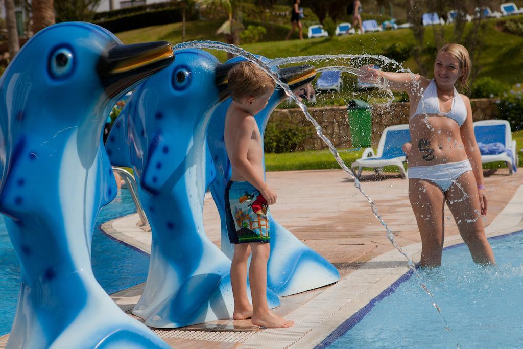 Tui Suneo Kenzi Europa Agadir Bagian luar foto Children playing at the water park