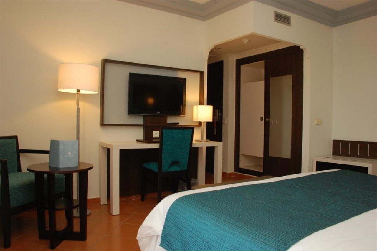 Tui Suneo Kenzi Europa Agadir Bagian luar foto A room at the hotel